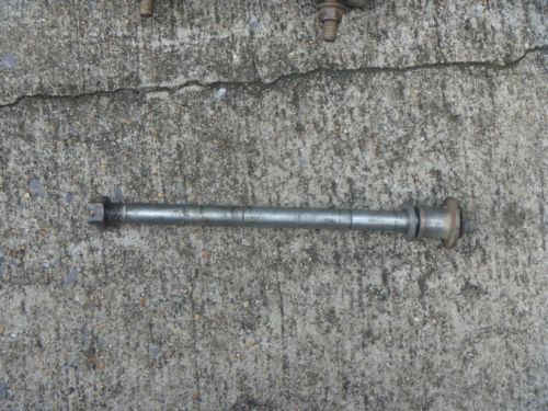 87 Kawasaki Ninja ZX7 ZX750R ZX750 GENUINE Front Wheel Hub Axle