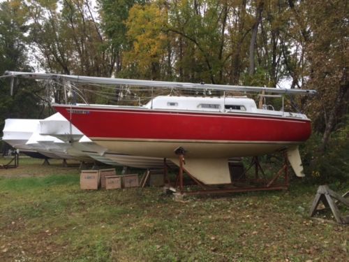 1974 O'Day 27' Sailboat, Boat Cradle, Good Condition a must see in Beloeil...
