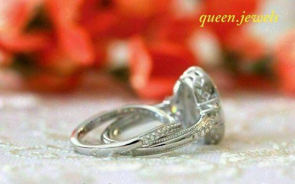 Oval Cut 3CT Lab-Created Diamond VVS1 Halo Wedding Ring Set 14K White Gold Over - Picture 4 of 7