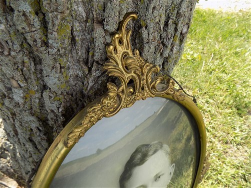 Elegant Oval Frame Curved Convex Bubble Glass Vintage Photo Picture Antique