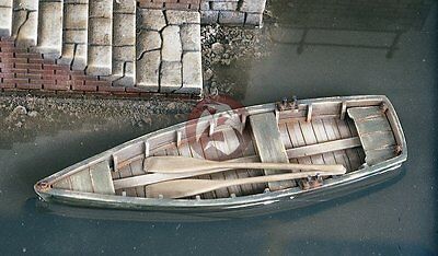 Verlinden 1/35 Waterline Small Rowboat with Oars [Resin Diorama Model kit] 2164