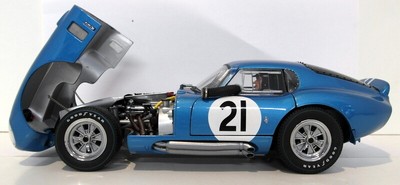 1/18 Scale Diecast 18011 1964 Cobra Daytona Tourist Trophy Goodwood Figure