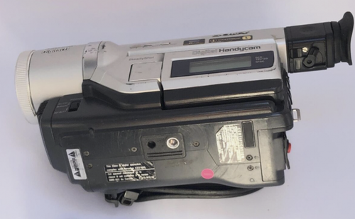 SONY　DCR-TRV620　Digital8　8mm対応 Sony NTSC Digital8 Handycam Camcorder 20x Zoom Video