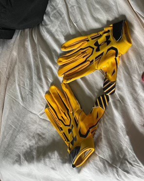 New Under Armour Men's Yellow/Black WR Football Gloves | eBay