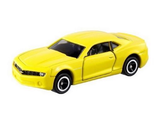 Miniature Triple 9 1/18 – Opel Kadett D 5-portes (metal) – Précommande, Modèle Neuf
