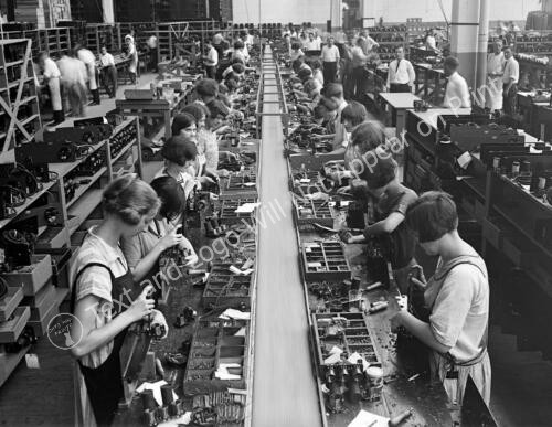 1925 Assembling Radios Old Photo 8.5" x 11" Reprint