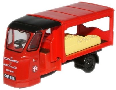 Oxford 1:76 Scale W & E Milk Float - Scottish Dairy Farmers