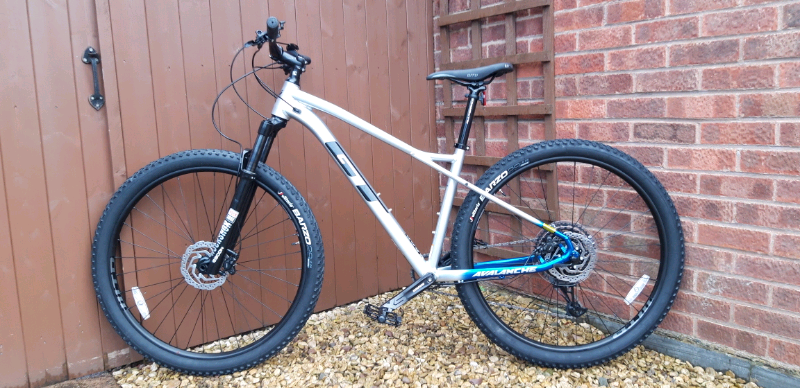 Gt avalanche expert mountain bike 2020 clearance