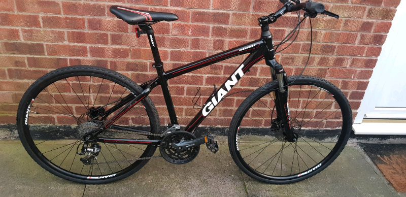 giant hybrid mountain bike