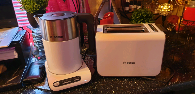 Bosch Kettle And Toaster Set Both In Good Working Order In