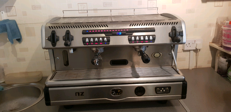 Coffee Machine Water Filter Grinder And Knock Out Drawer In