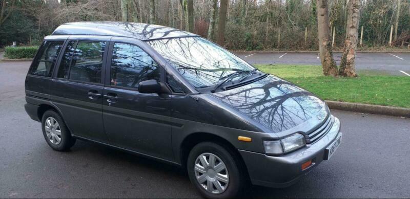 Nissan prairie 1990