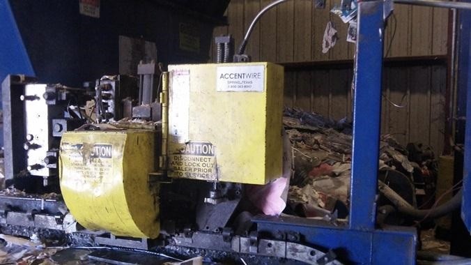 (1995) 200 HP Harris Gorilla 200T 12” / 9” cylinder Two Ram Non-Ferrous Baler