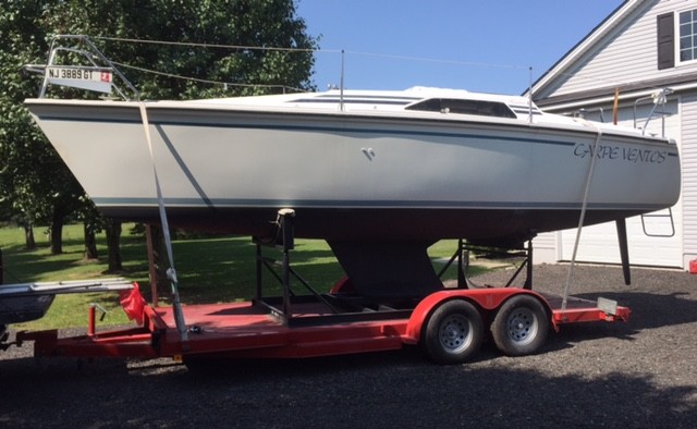 1987 Hunter 26.5 Sailboat