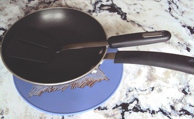 Lavender Bald Eagle Silicone Table Trivet, Table Placemat, Kitchen Hot Pad