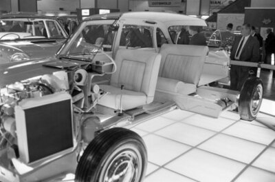 BMC 'ADO17' cutaway 1964 Motor Show Car Old Photo 1
