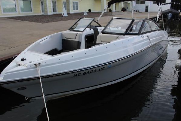 23' Rinker Q3