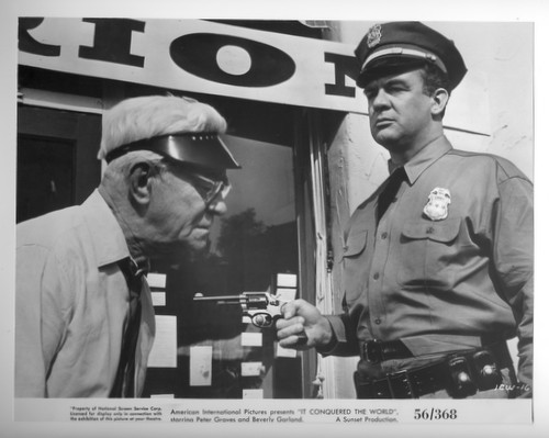 IT CONQUERED THE WORLD 1956  - Seven VINTAGE 8x10 B/W Photo lot