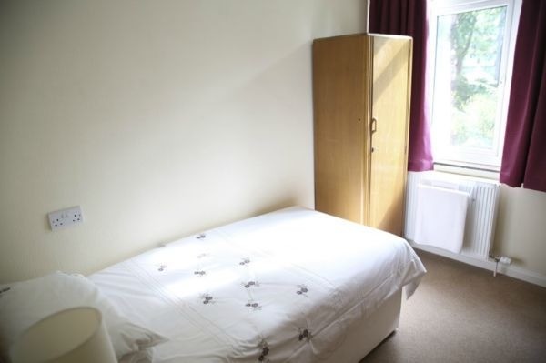 Single Room To Rent In Mile End Zone 2 East London All Bills Included In Mile End London Gumtree