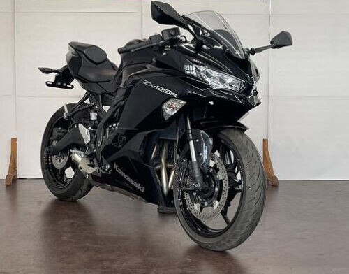 25〜29 2022 Kawasaki ZX-25R Ninja / SE