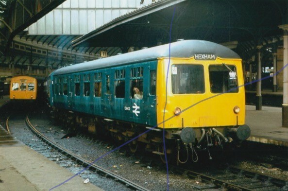 DIESEL LOCO RAILWAY PHOTO OF A DMU PHOTOGRAPH TRAIN PICTURE BR DAYS IN SERVICE.