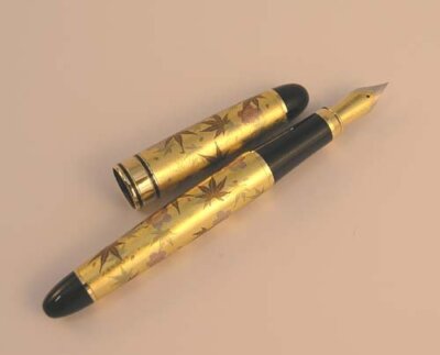 Japanese Makie Lacquer Fountain Pen Nib/M Flower & Maple Leaf Gold NWB
