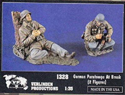 Verlinden 1328 WWII German Paratroopers At Break 2 Figures 1:35 Kit MIB