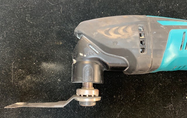 Makita LXMT02 18V Oscillating Multi-Tool w/2 Batteries & Charger