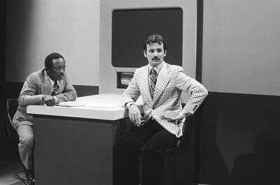 Garrett Morris As Brian Gumbo, Bill Murray As Lee Whitehead On SNL 1977 TV PHOTO