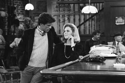 Ted Danson as Sam Malone Claudia Cron on Cheers 1985 Old Tv Photo