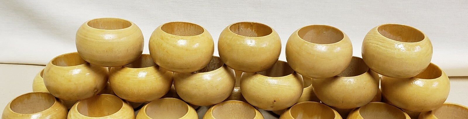 VINTAGE WOOD NAPKIN RINGS~ NAPKIN HOLDERS~ ROUND SET OF 32 WEDDING, PARTY
