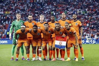 Netherlands football soccer team group photo UEFA EURO 2024 Poster 18 x 24 Print