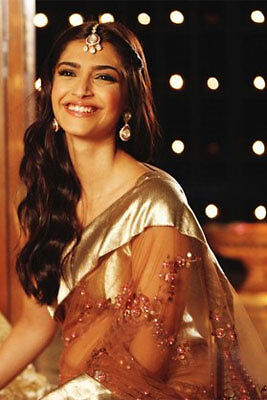 Bollywood-Costumes-and-Party-Ideas-
