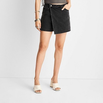 

Женские асимметричные джинсовые мини-шорты - Future Collective с Алани Ноэль, Dark wash