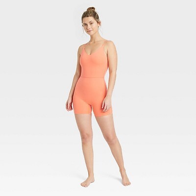 

Женское короткое боди с начесом Sculpt — All in Motion кораллово-розовый