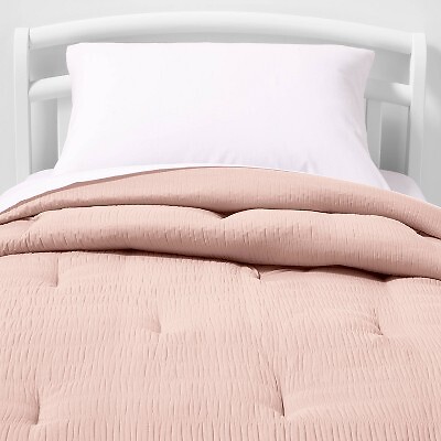 Toddler Seersucker Kids' Comforter Pink - Pillowfort