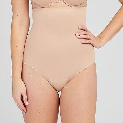 

Женские корректирующие стринги с высокой талией Assets by Spanx Flawless Finish - бежевый