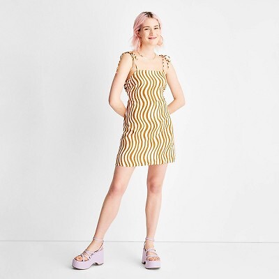 

Женское льняное мини-платье с волнистым принтом на бретельках - Future Collective with Alani, Желтый