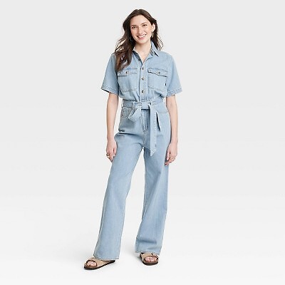 Universal Thread Women's Short Sleeve Denim Jumpsuit Straight, Light Wash Blue