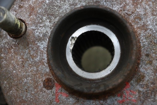 Subaru WRX GDB STI 5 x 114.3 OEM Front Hub Assembly 1