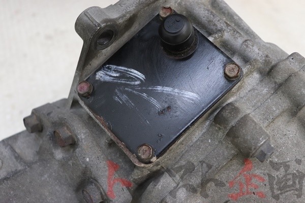 Mitsubishi EVO 5 CP9A OEM 5 Speed manual transmission Transfer case 1