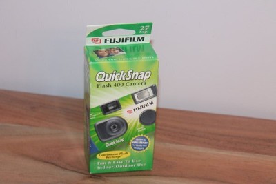 Fujifilm Quicksnap Flash 400 single use Disposable Camera w/flash exp sealed