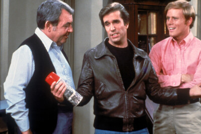 Happy Days Tom Bosley Henry Winkler as Fonz Ron Howard 8x10 photo