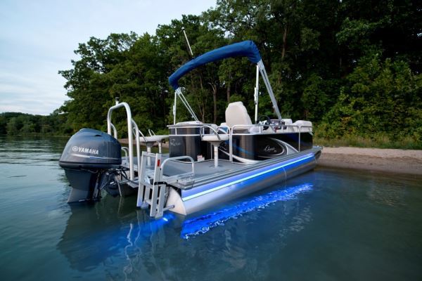 Катер Bass Fishing Boat