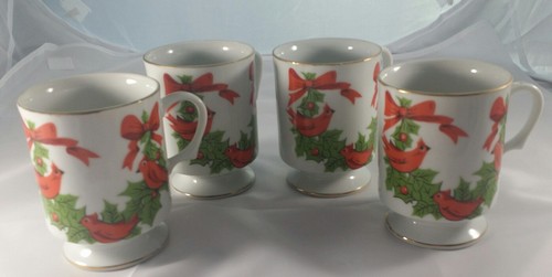 Lefton China Set of Four Footed Mugs Red Cardinal Porcelain Christmas #039