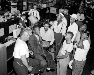 Kansas City Monarch Satchel Paige, Leonard  Big Bill  Williams and Others  Photo