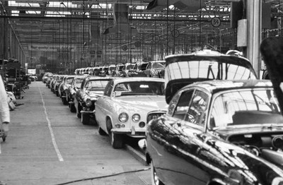 New Jaguar cars coming off the production line 1962 OLD PHOTO 1