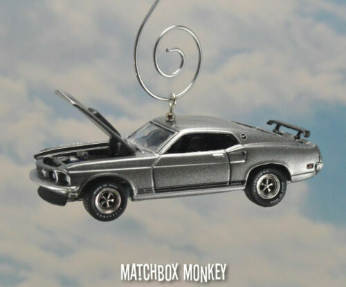 Greenlight 1/64 Scale 33110-A - 1969 Ford F-350 & Shelby Cobra Terlingua Racing - R.M.Toys Ltd