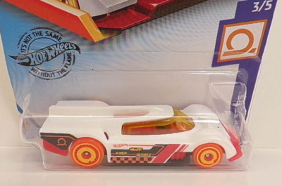 2020 Hot Wheels ~Track Stars 3/5 ~ Gruppo x24 ~ Card 49/250 ~ White & Orange 