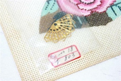 Lee 803 Pink Rose Asian Fan 18 Count Handpainted Needlepoint Canvas w/ Trinkets